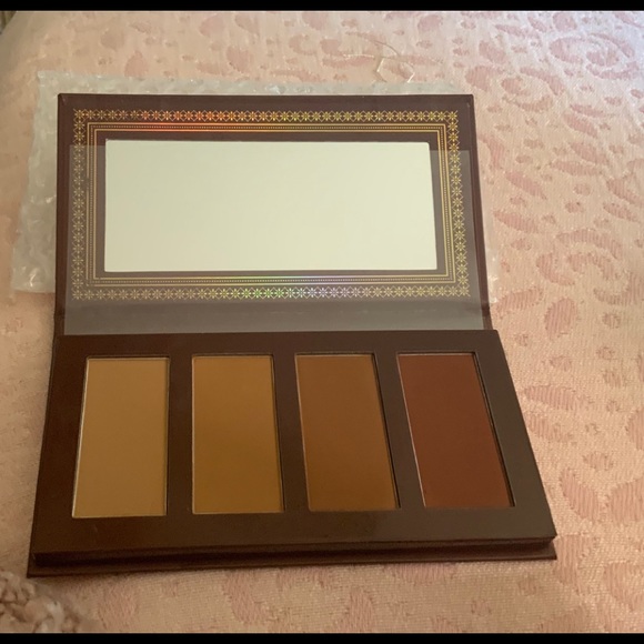 Bronzed in paradise palette 🎨 - Picture 2 of 4